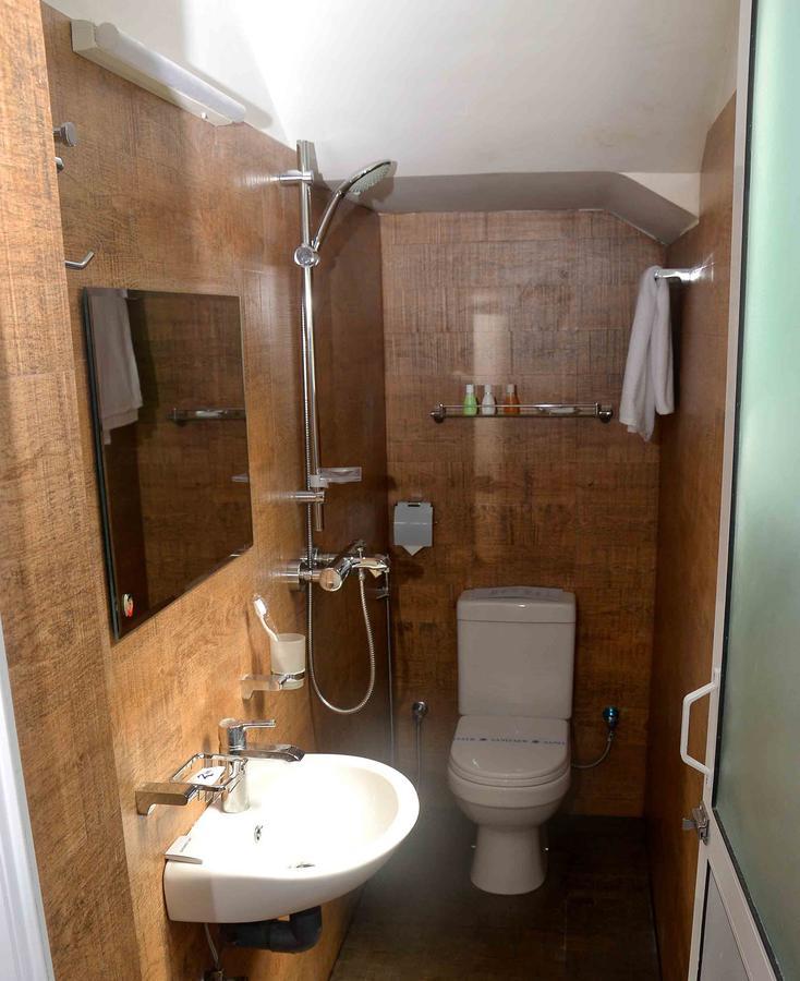 Red Chillies Tourist Inn Kandy Dış mekan fotoğraf