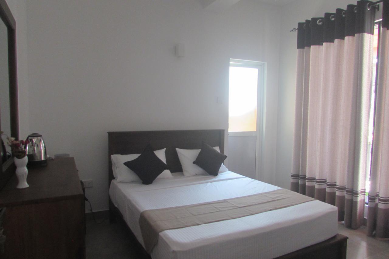 Red Chillies Tourist Inn Kandy Dış mekan fotoğraf