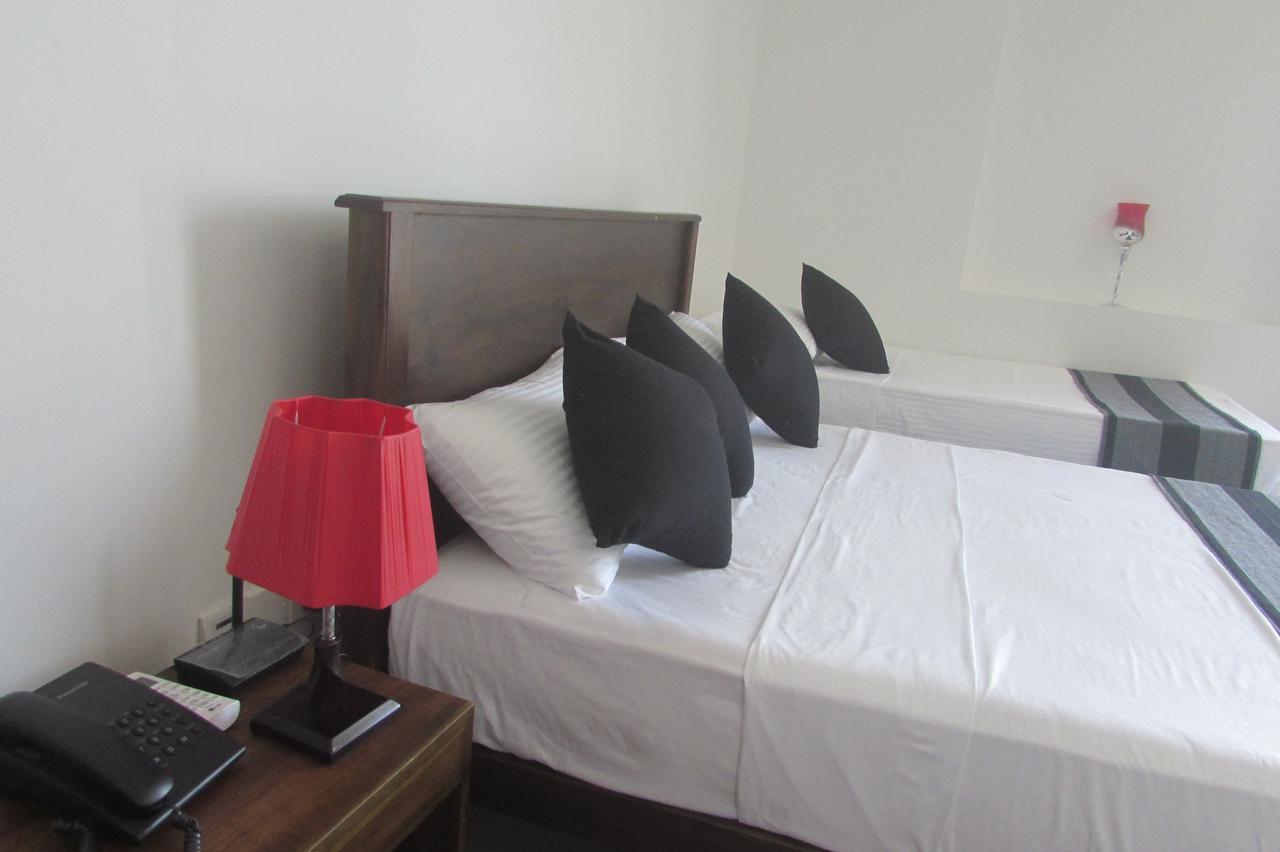 Red Chillies Tourist Inn Kandy Dış mekan fotoğraf