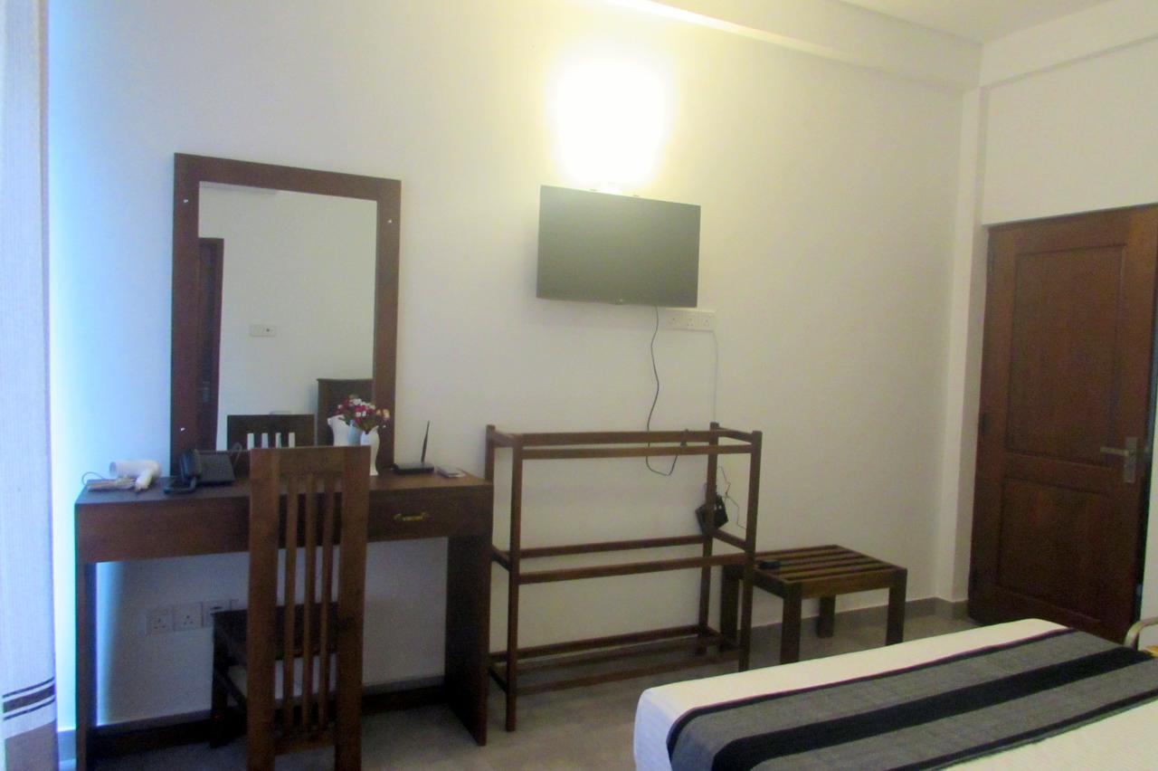 Red Chillies Tourist Inn Kandy Dış mekan fotoğraf
