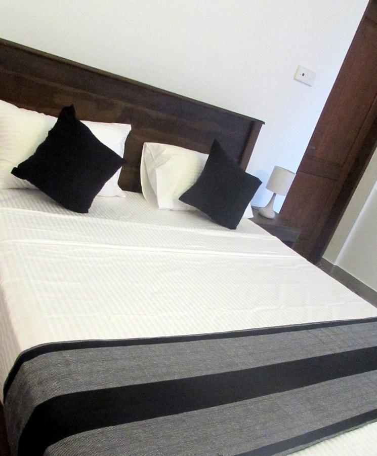 Red Chillies Tourist Inn Kandy Dış mekan fotoğraf