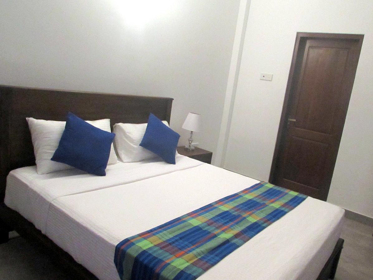 Red Chillies Tourist Inn Kandy Dış mekan fotoğraf