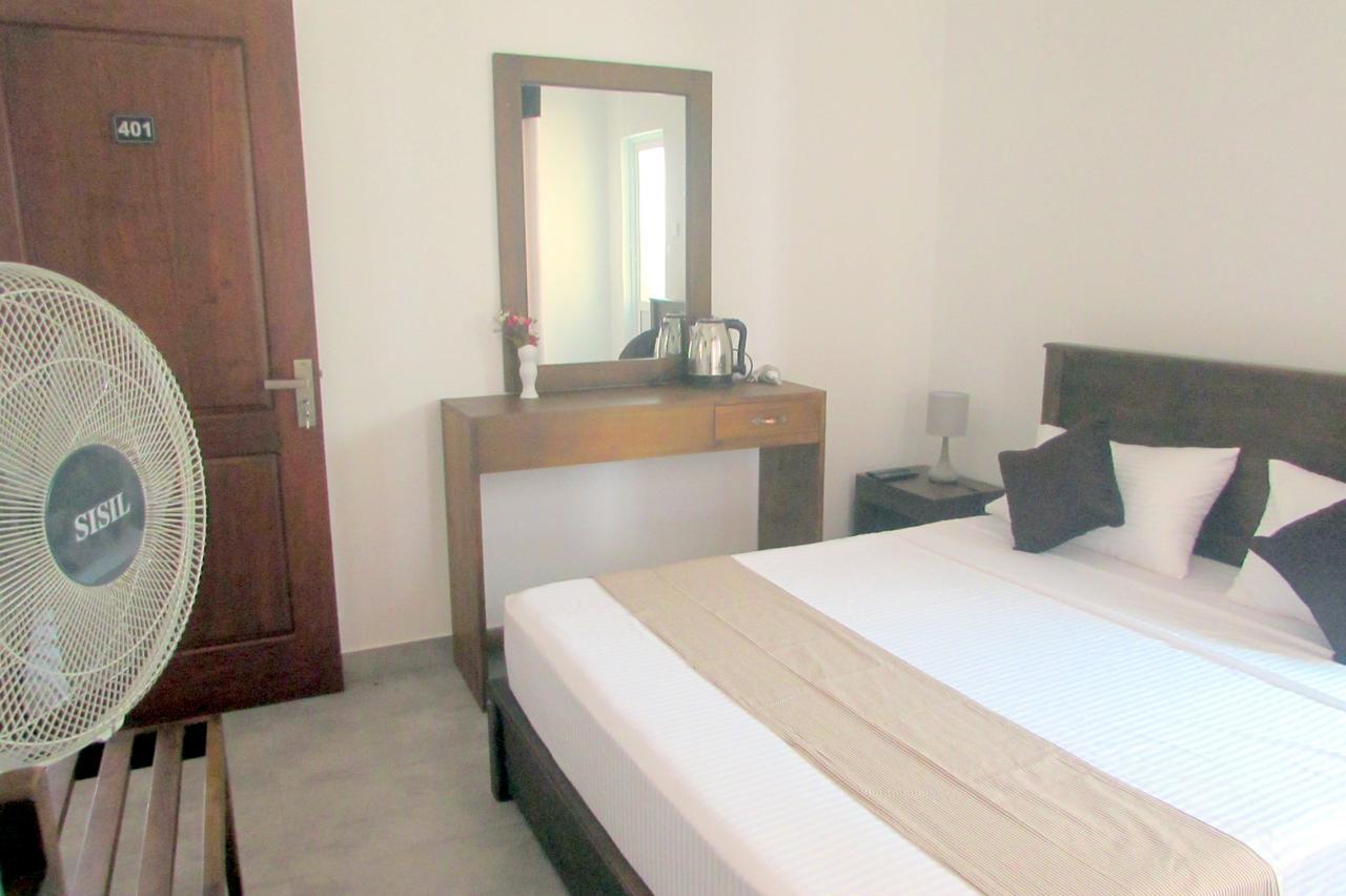 Red Chillies Tourist Inn Kandy Dış mekan fotoğraf