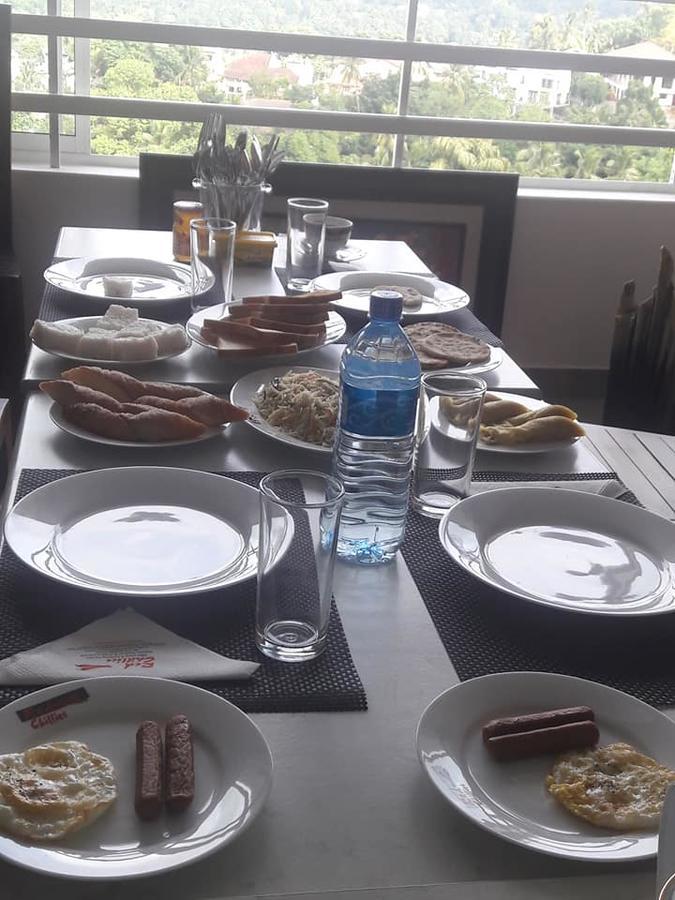 Red Chillies Tourist Inn Kandy Dış mekan fotoğraf