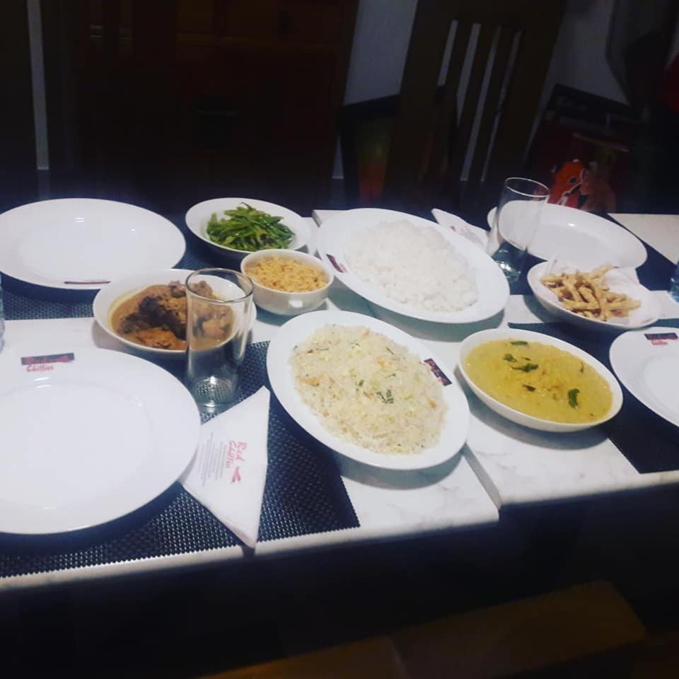 Red Chillies Tourist Inn Kandy Dış mekan fotoğraf
