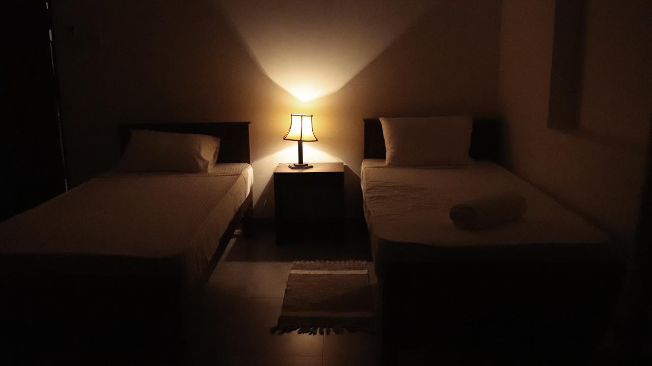 Red Chillies Tourist Inn Kandy Dış mekan fotoğraf