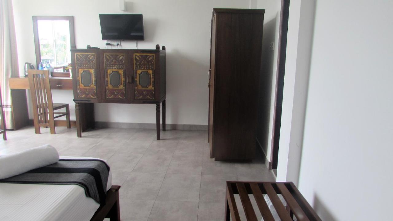 Red Chillies Tourist Inn Kandy Dış mekan fotoğraf