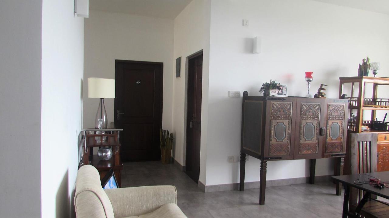 Red Chillies Tourist Inn Kandy Dış mekan fotoğraf